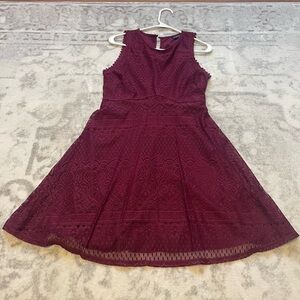 Elegant Burgundy Sleeveless Dress